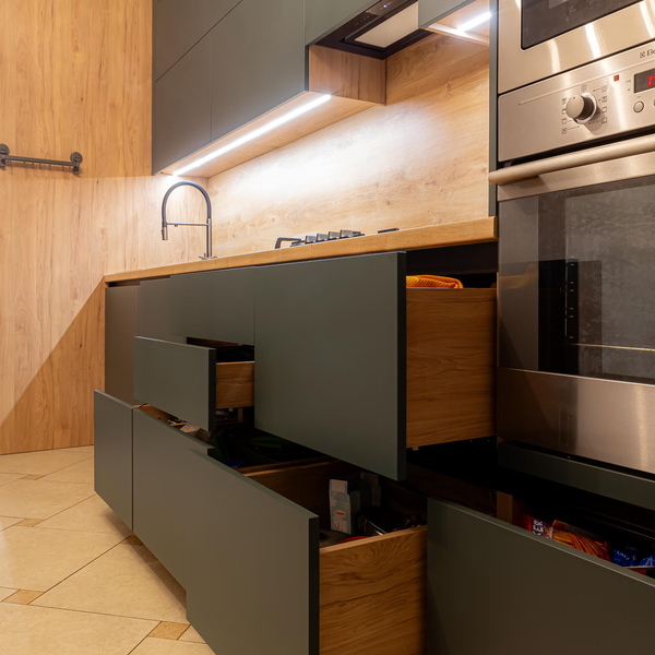 Современные кухни